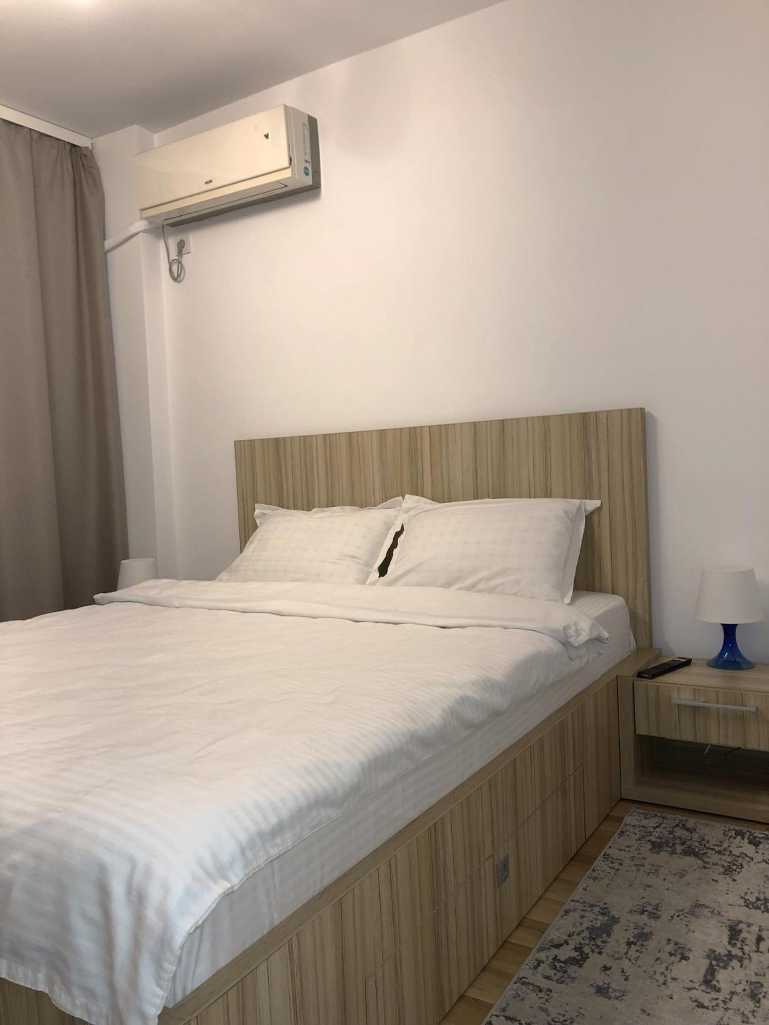 Adrian Home Libra Πλοέστι Εξωτερικό φωτογραφία